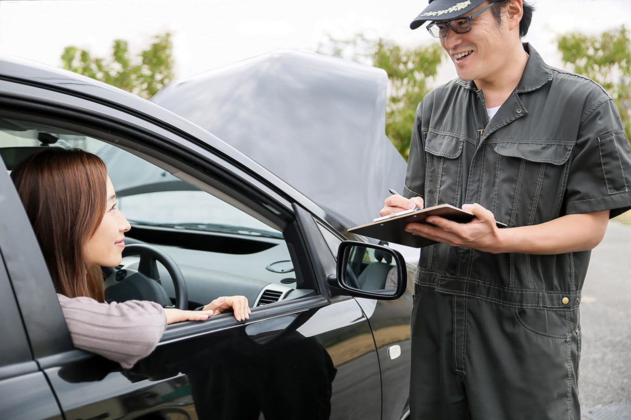 お客様対応をするスタッフ